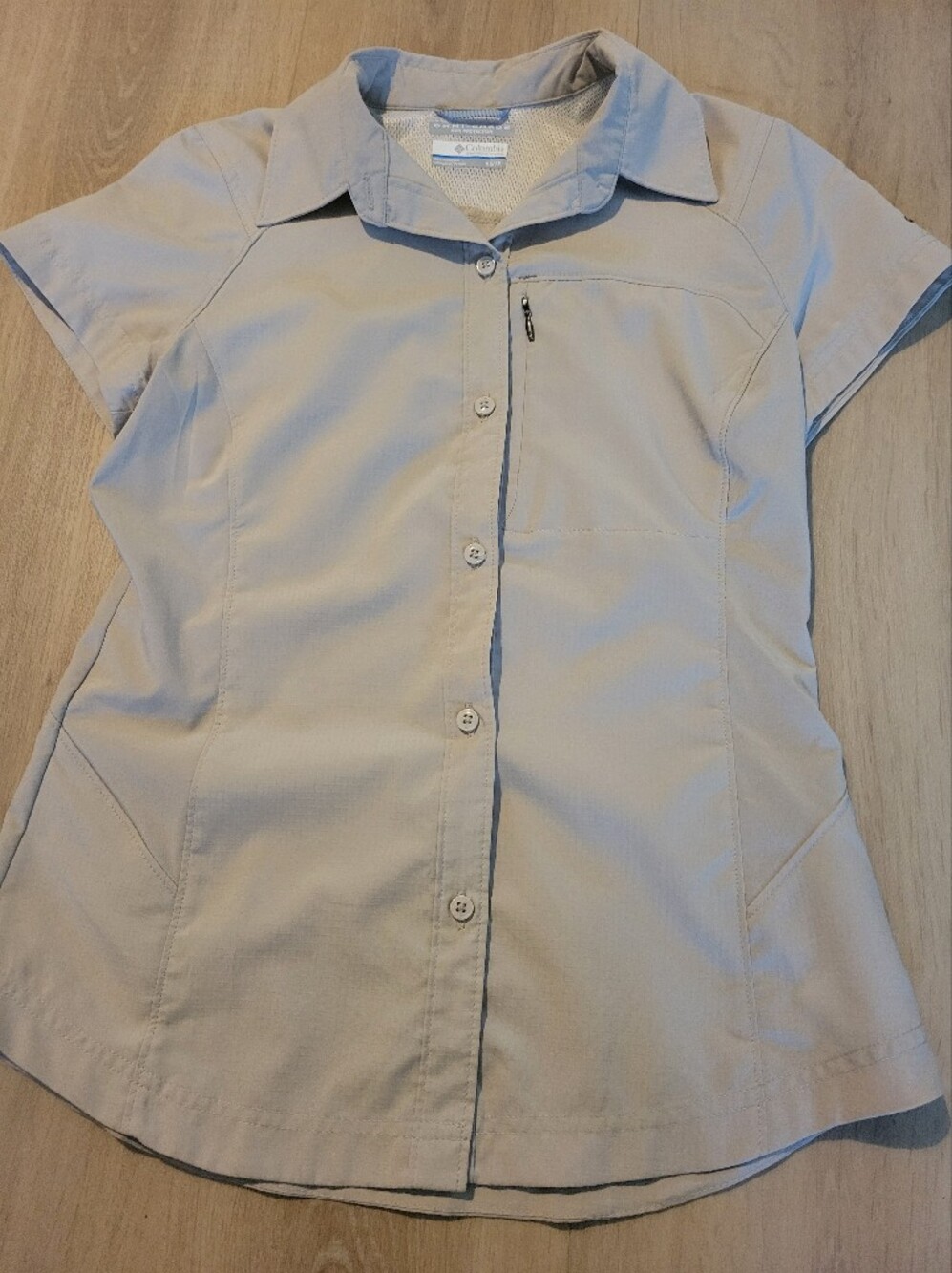 Columbia Women's Short Sleeve Button-Up Shirt - Light Tan